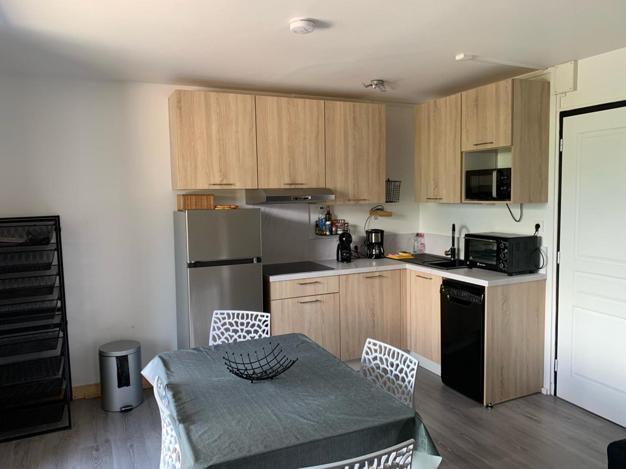 Appartement Agreable A Deux Pas Du Plan D'Eau Амбрюн Екстериор снимка